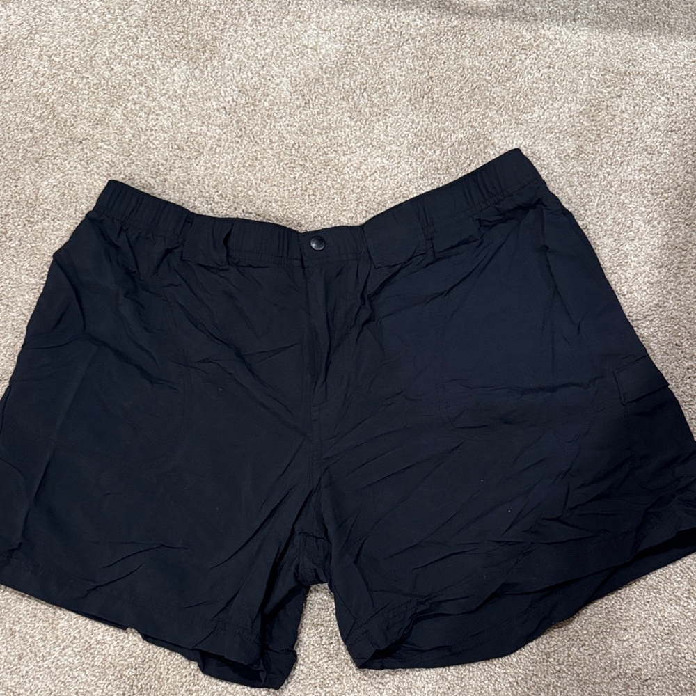 Columbia Men's Black Cargo Shorts